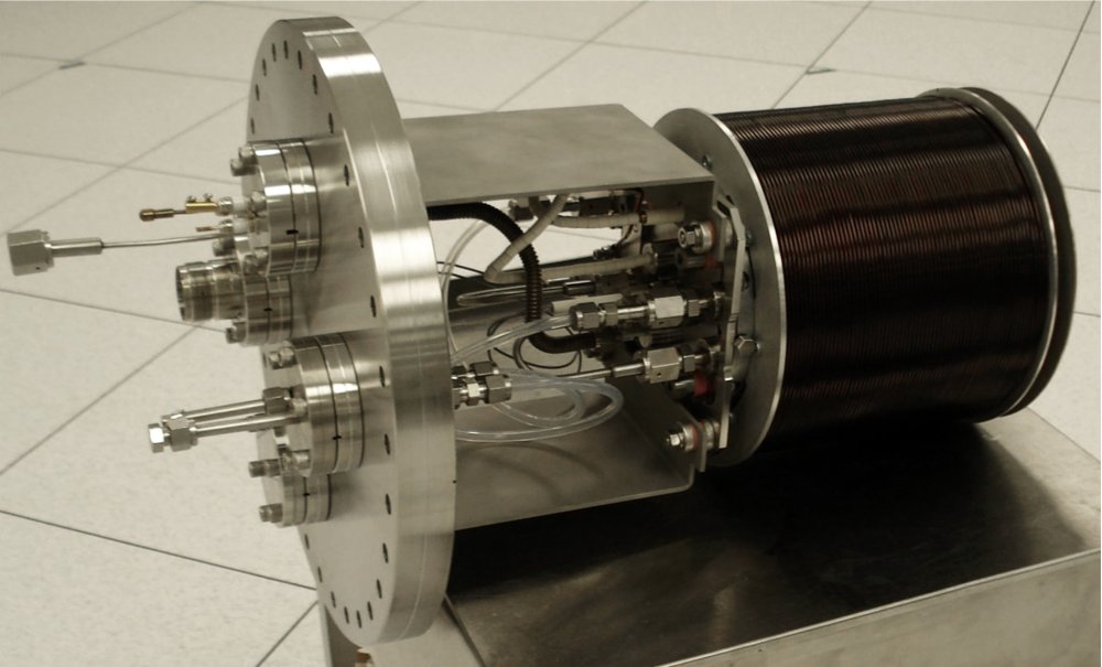 Генератор ионных потоков сверхнизкой энергии 