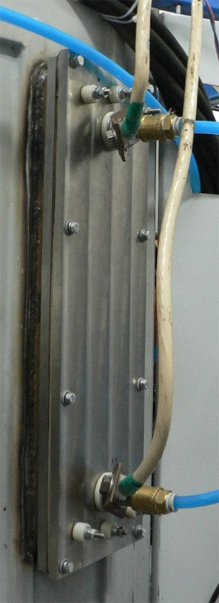 Дуговой катодный испаритель протяжённой геометрии