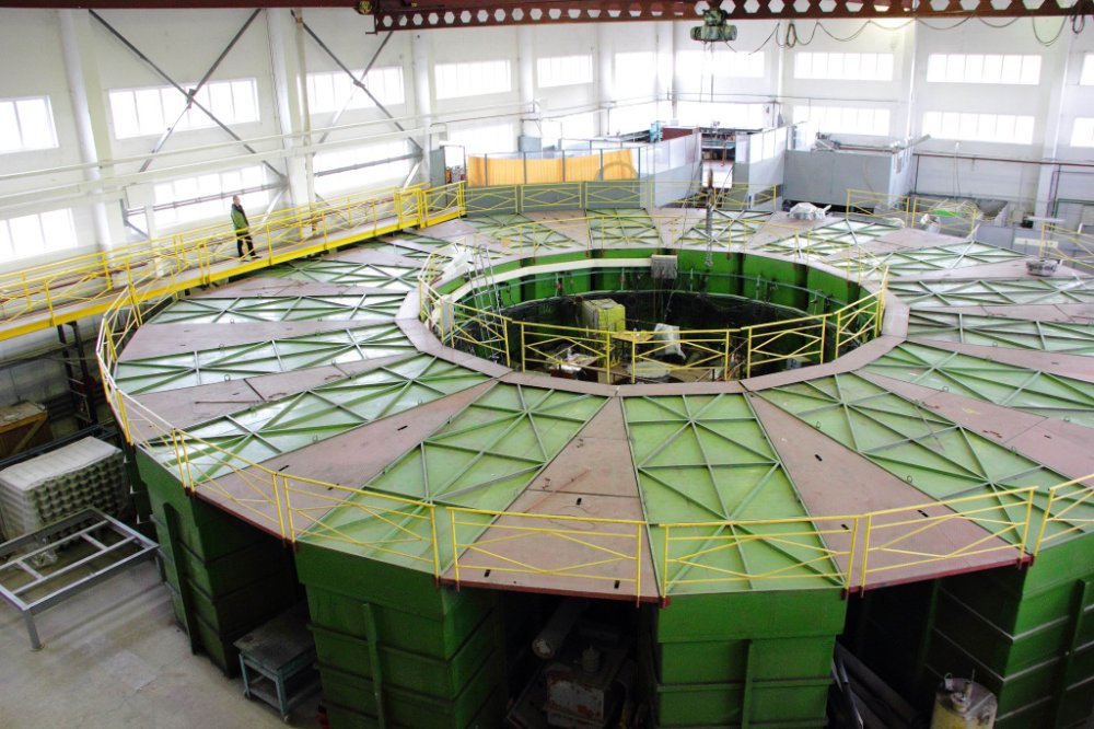 Установка ГИТ-12 (генератор импульсных токов)