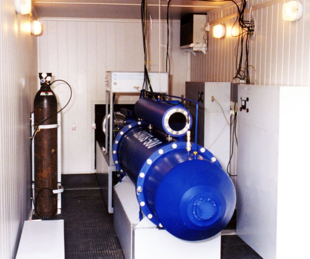 Мощный релятивистский импульсно-периодический микроволновый генератор 