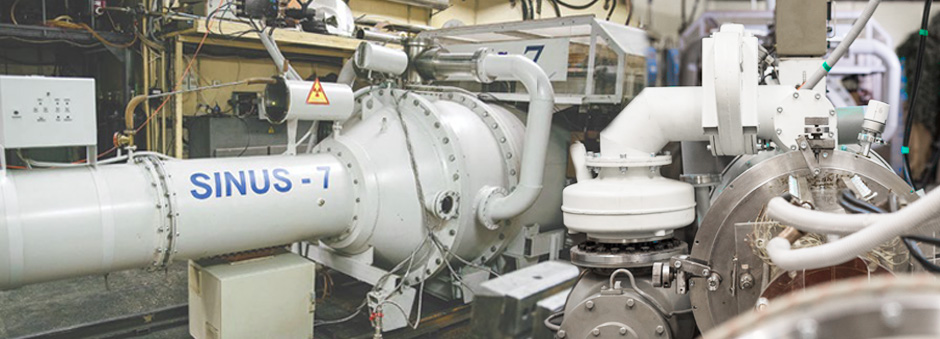 Сильноточный импульсно-периодический ускоритель «СИНУС-7»